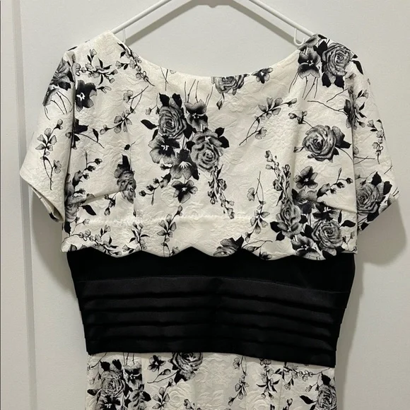 Bettie Page (NWT) Vintage Shimmer Black and Cream Floral Dress - Picture 3 of 8